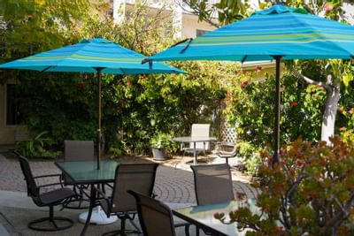 An outdoor dining & lounge area at Hotel Buena Vista