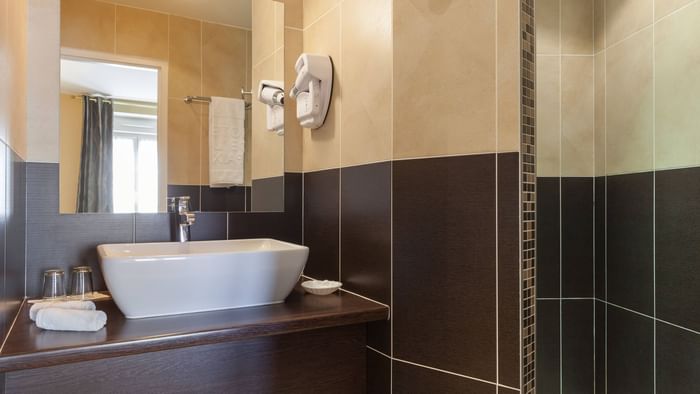 Bathroom vanity of Junior suites rooms at Hotel de la Paix