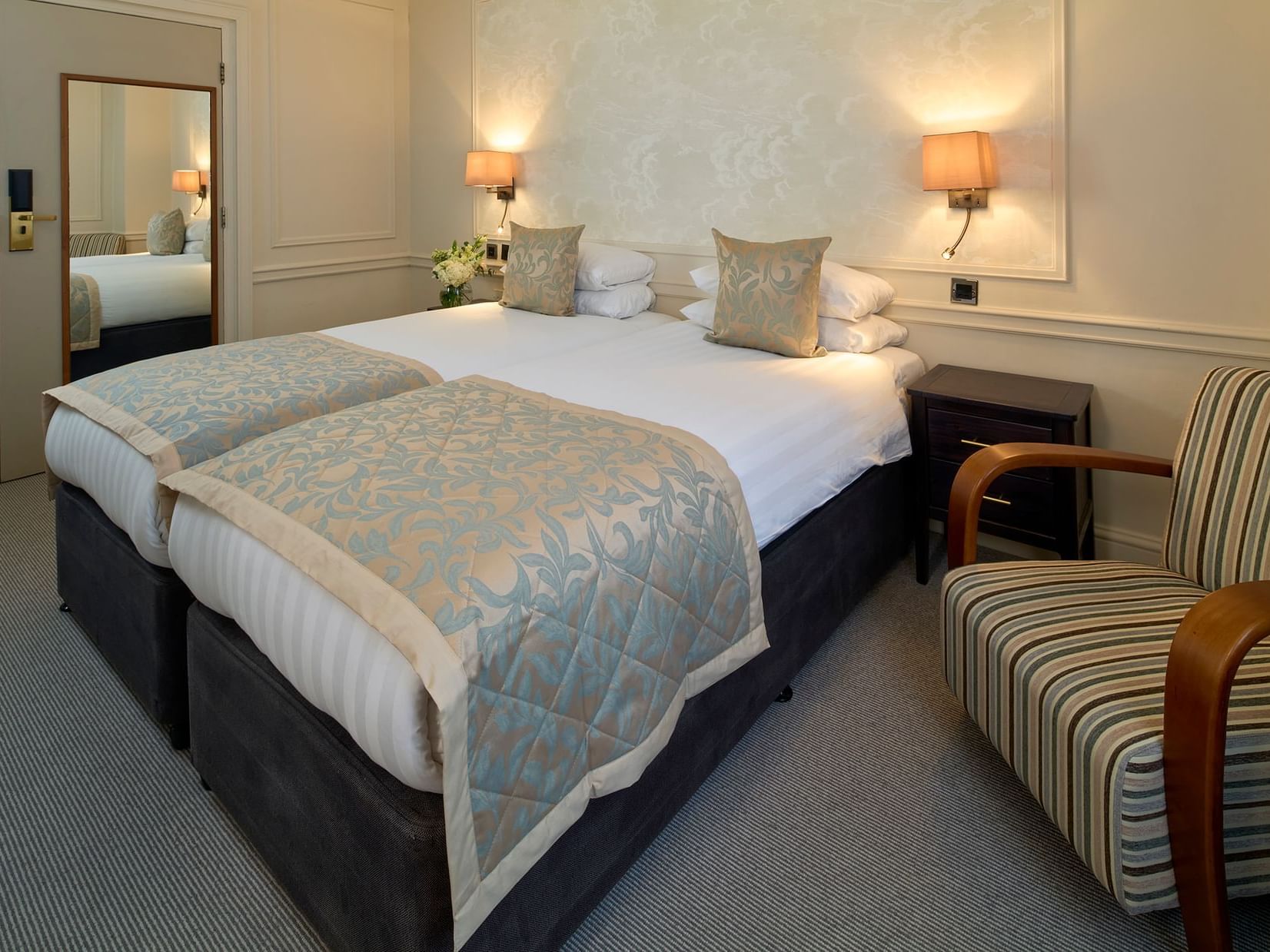 Superior Twin at Sloane Square Hotel v