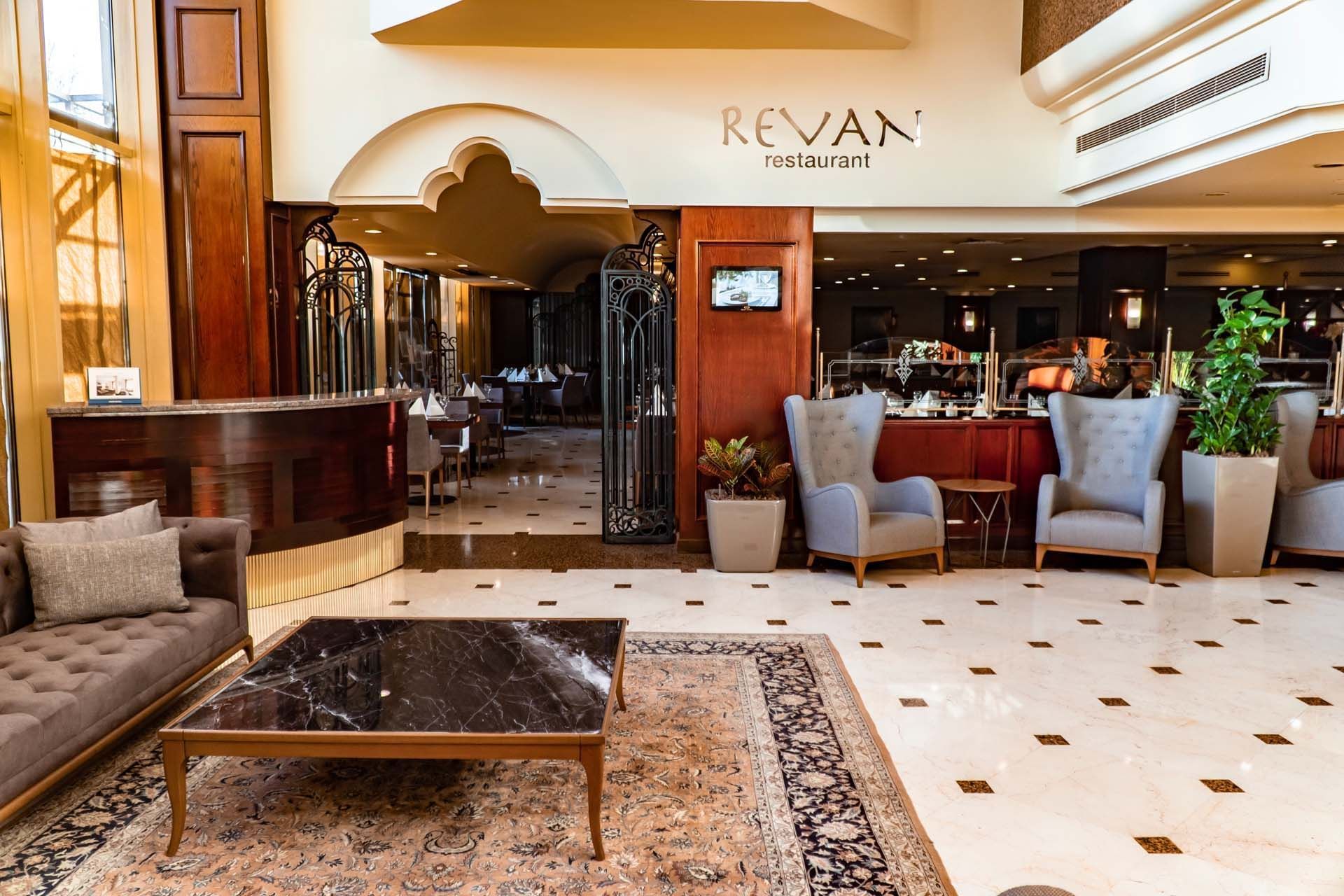 sitting area at eresin hotels topkapi