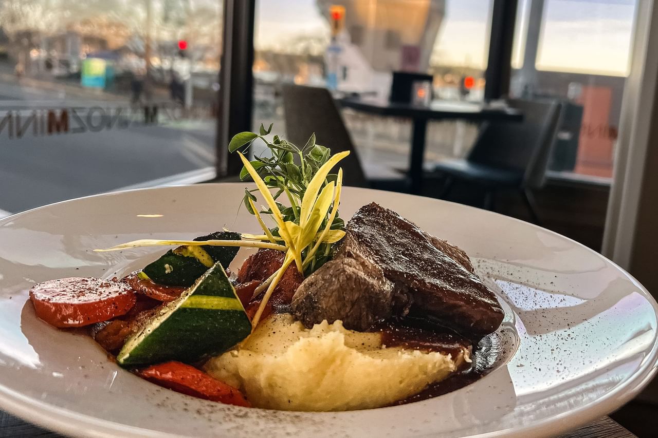 Minnoz Restaurant Food