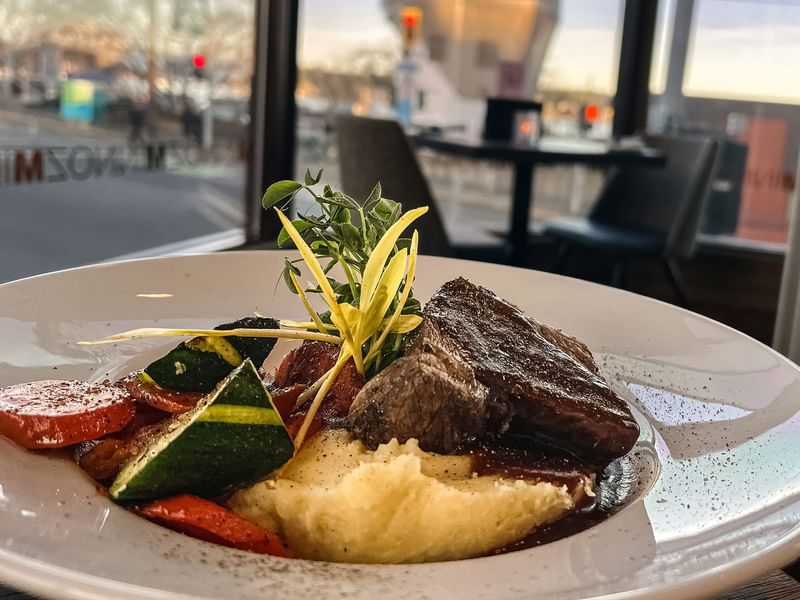 Minnoz Restaurant Food