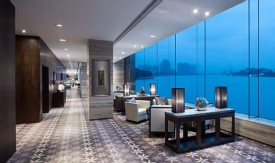Hotel Lobby lounge area with a city view at White Swan hotel