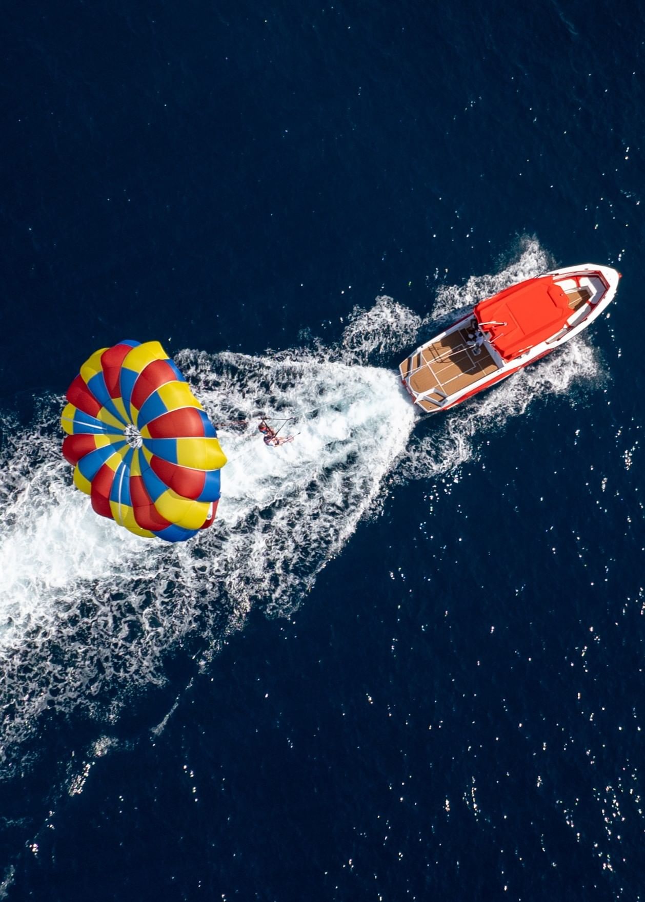 Grand Park Kodhipparu Maldives Parasailing