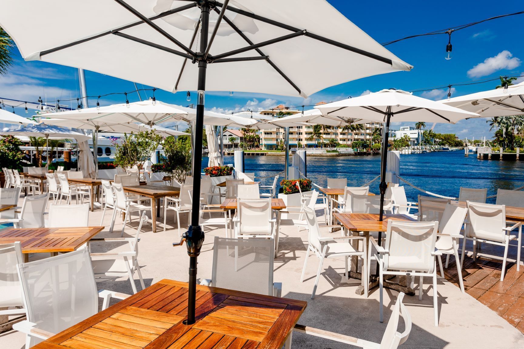 Pompano Beach Waterfront Restaurants - Sands Harbor Resort