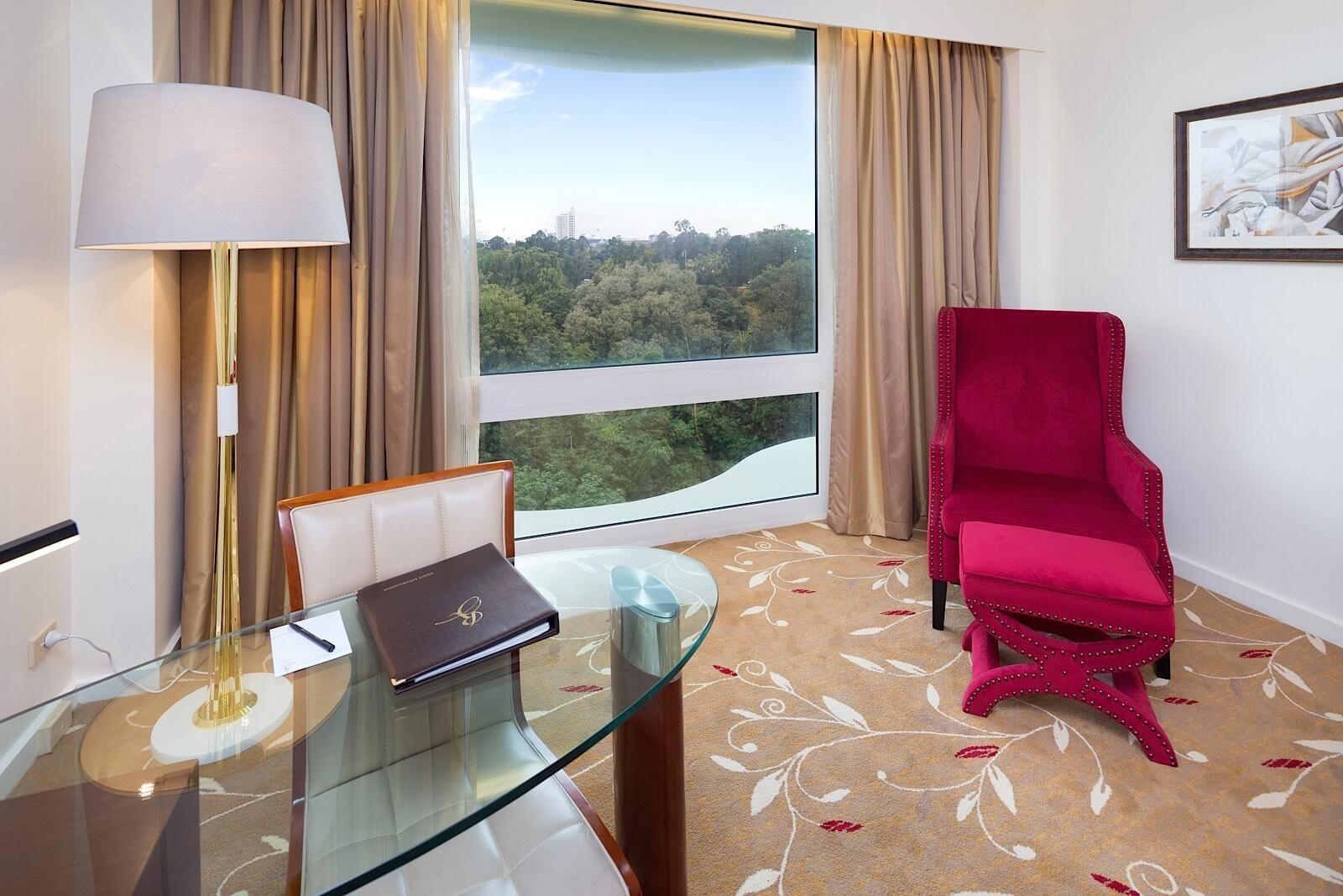 Hotel Near Brisbane River | Royal On The Park Hotel And Suites Images