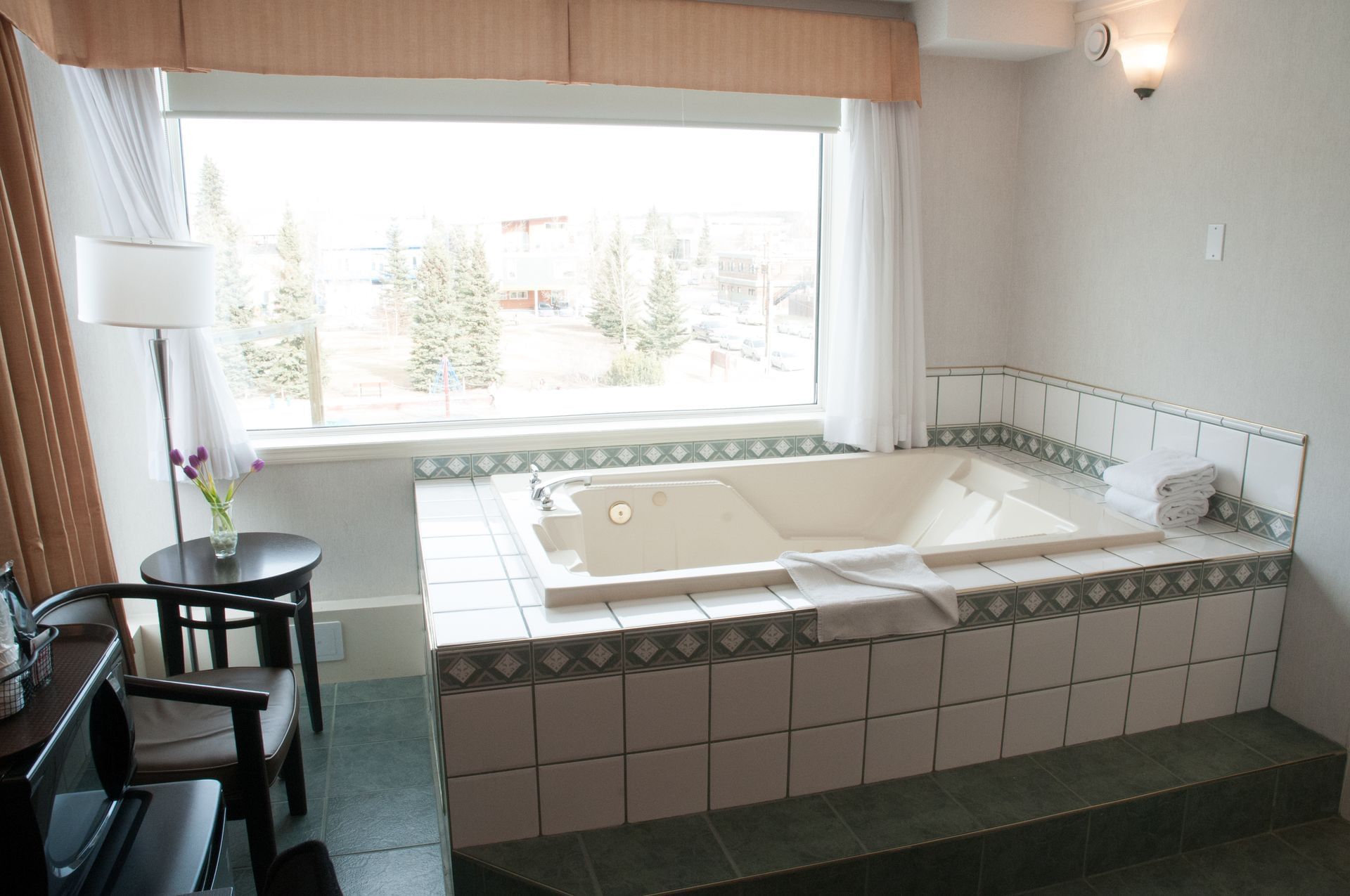 Coast High Country Inn - Jacuzzi