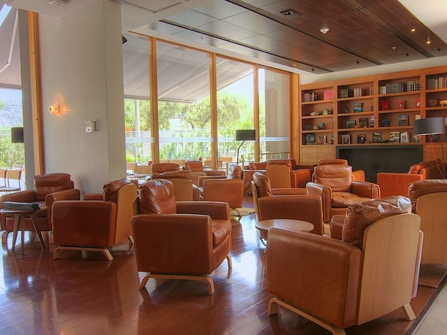 Portofino lounge & meeting area at NOI Vitacura hotel       