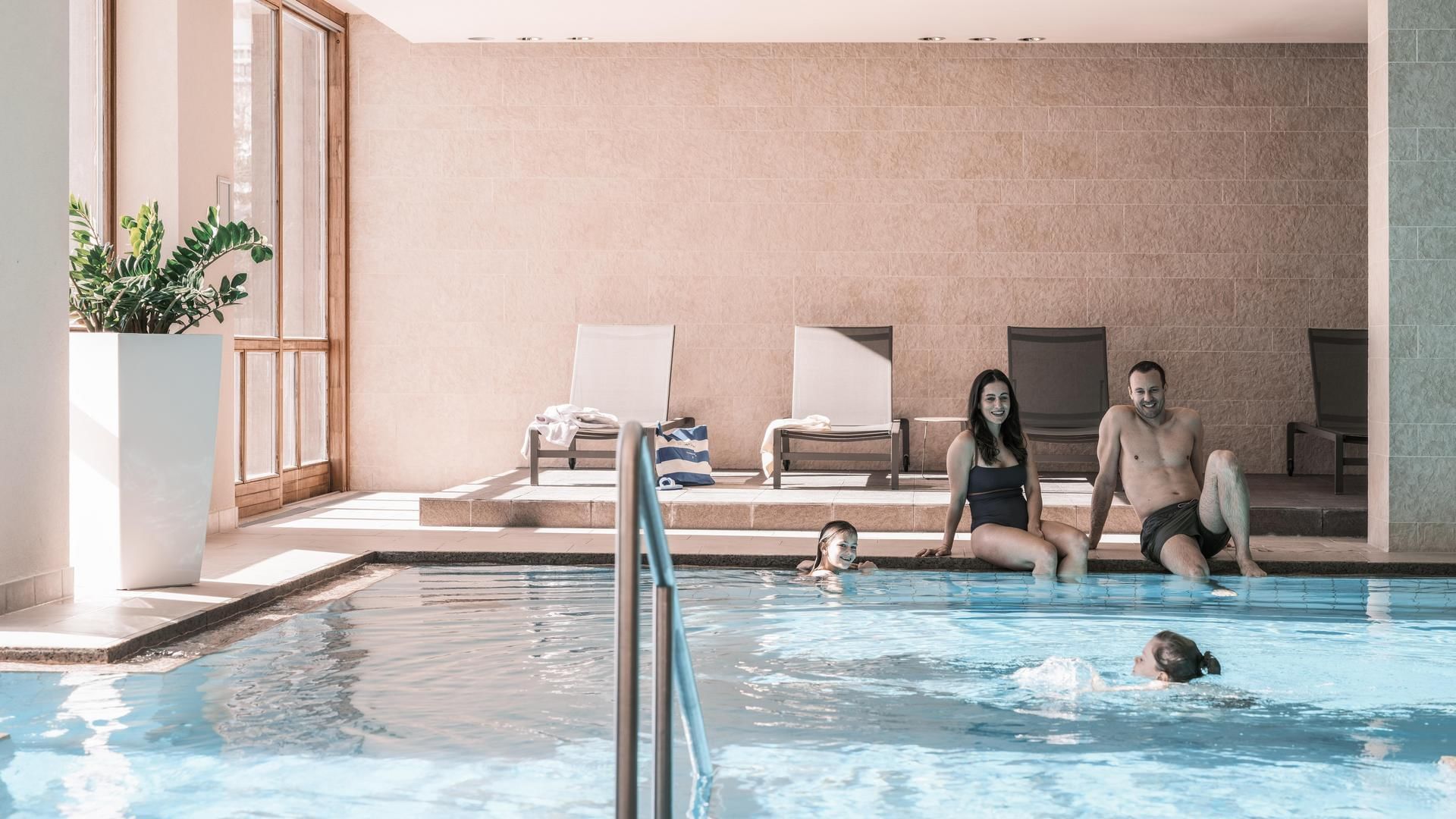 Falkensteiner Hotel Cristallo Spa Wellness Familie Indoor Pool