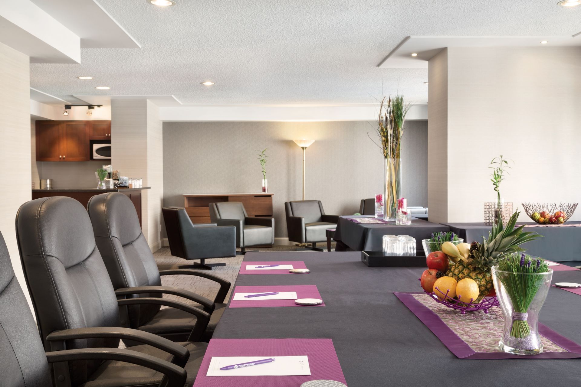 PVB Lounge desk