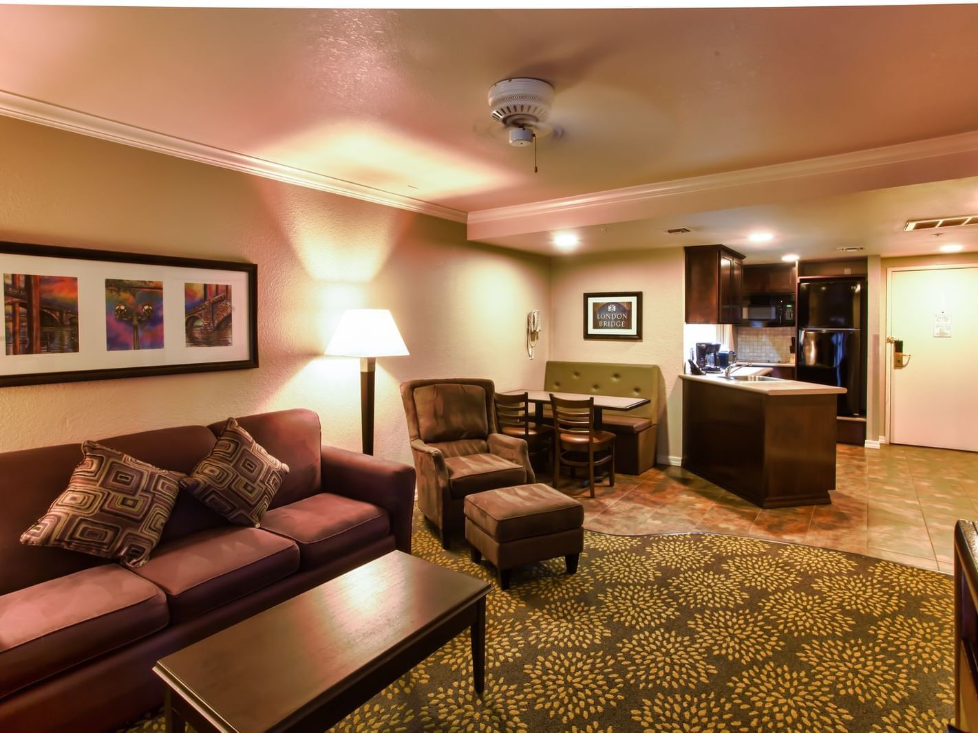 Living area in Two-bedroom Resort suite at London Bridge Resort