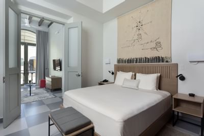 King bed in modern hotel room