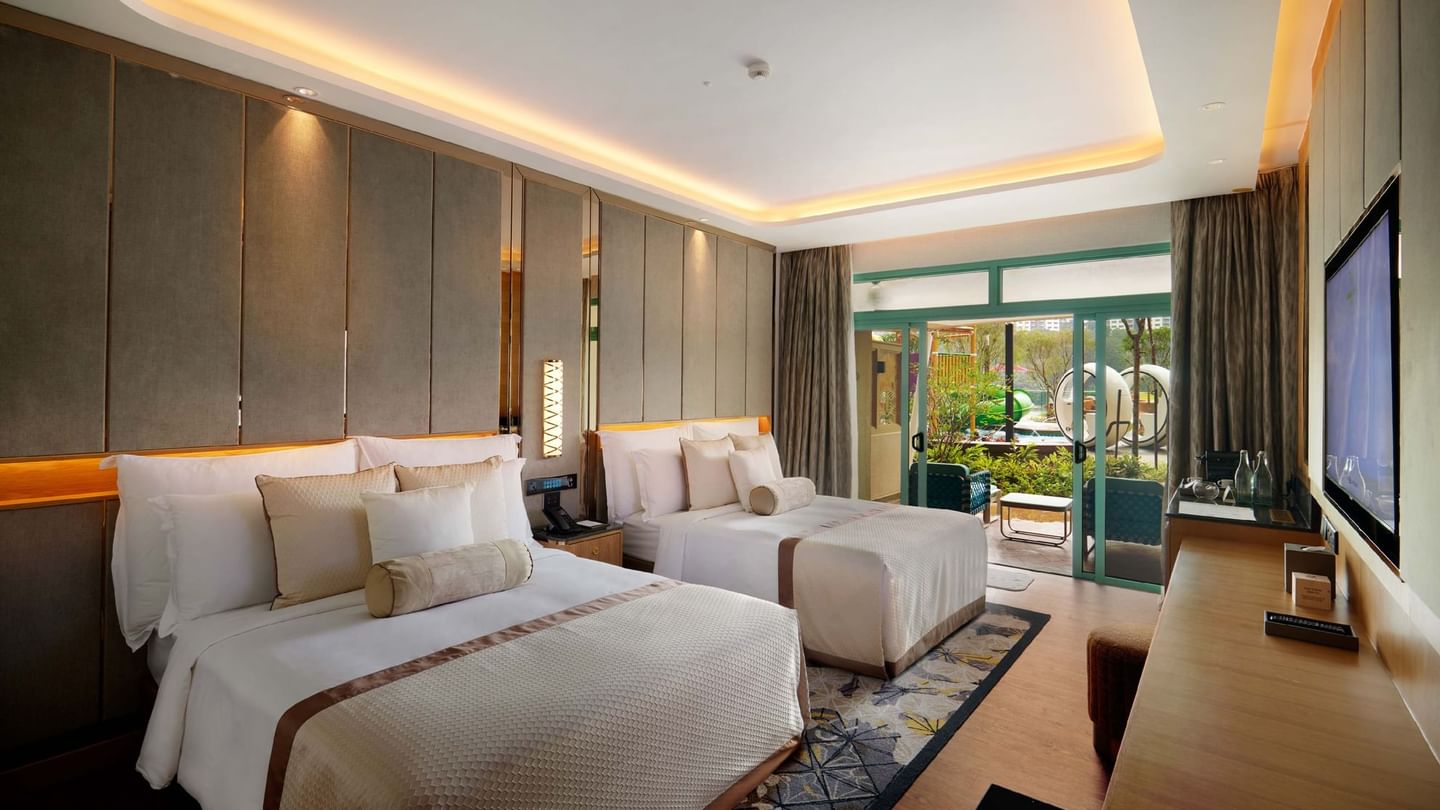 King-size bed in Superior King Room at Sunway Putra Hotel