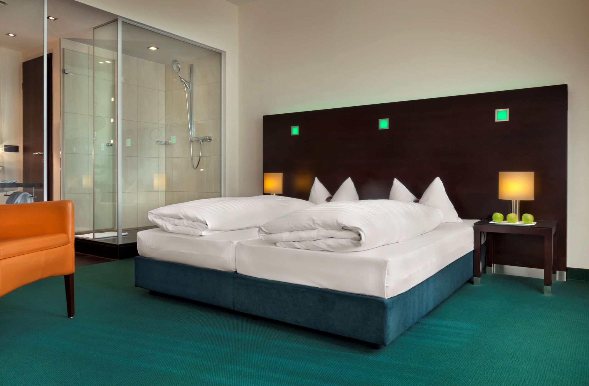 Signature Plus with 2 double beds at Flemings München City