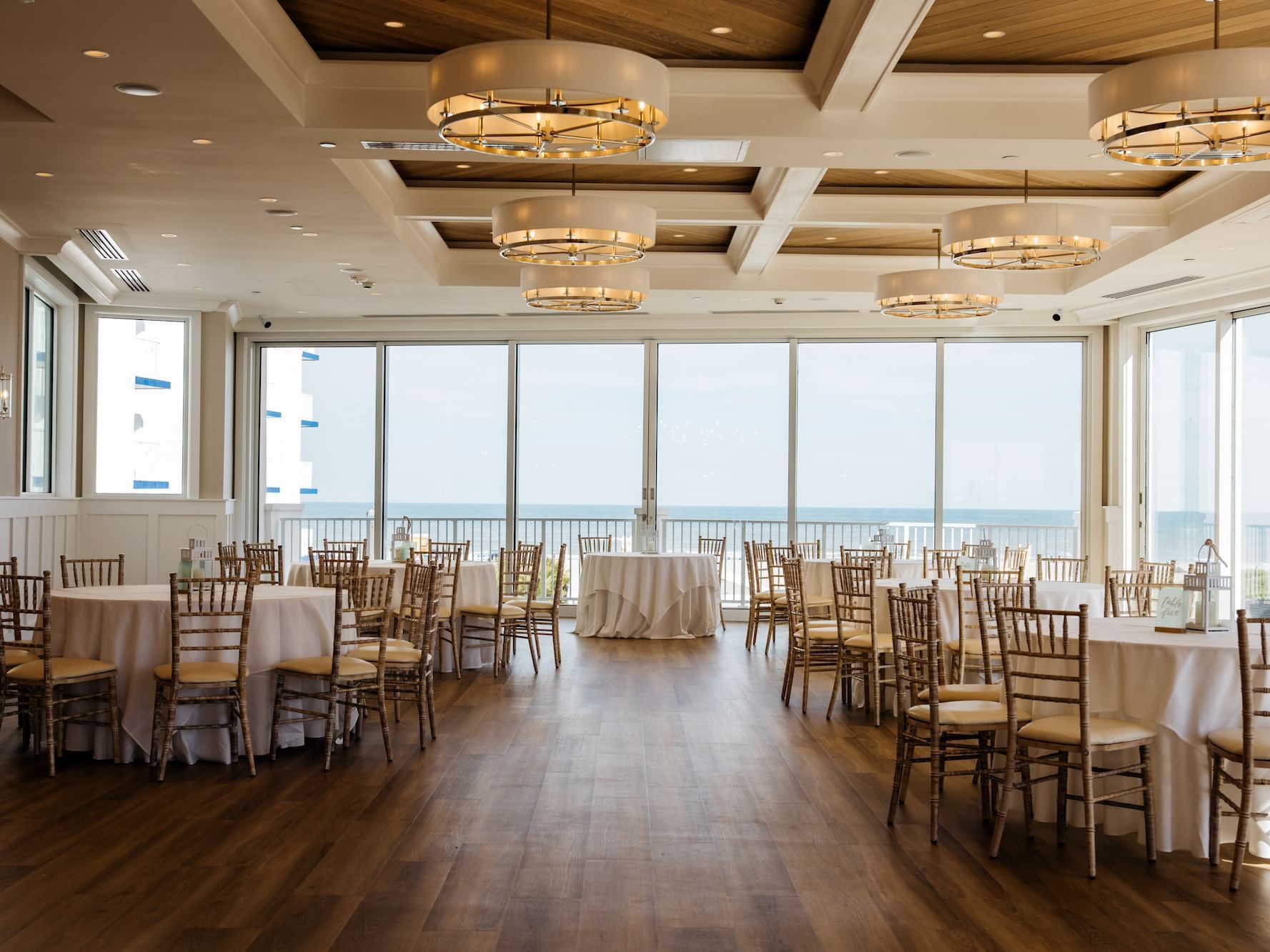 icona diamond beach wedding