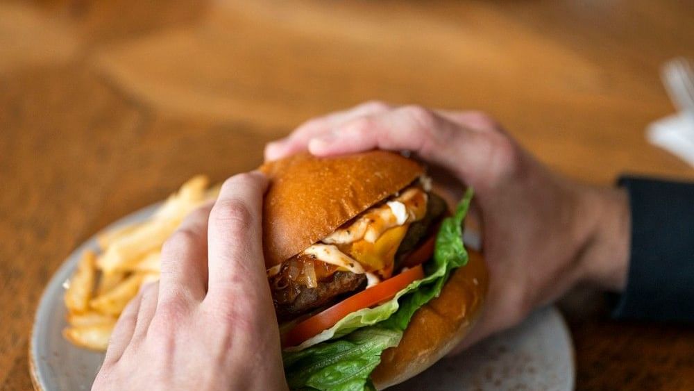 burgers at Karinyas