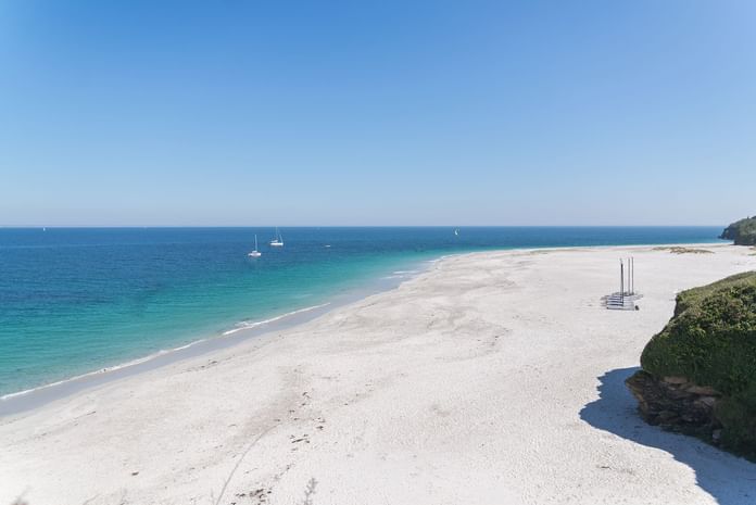 Vue aérienne de la Plage des Grands Sables près des Hôtels Oceania