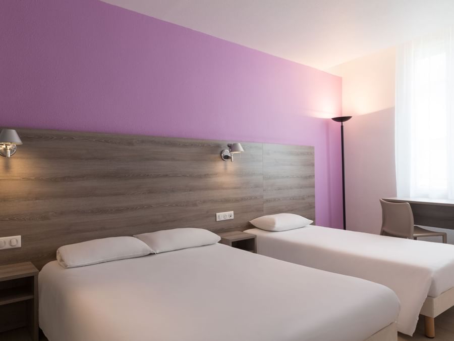 Two beds in Nevers Center Gare at The Oriinal Hotels