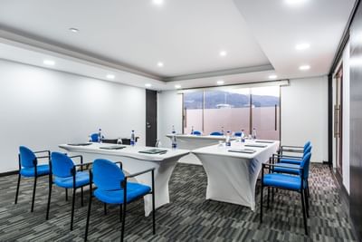 sala de reuniones en hotel egina bogota