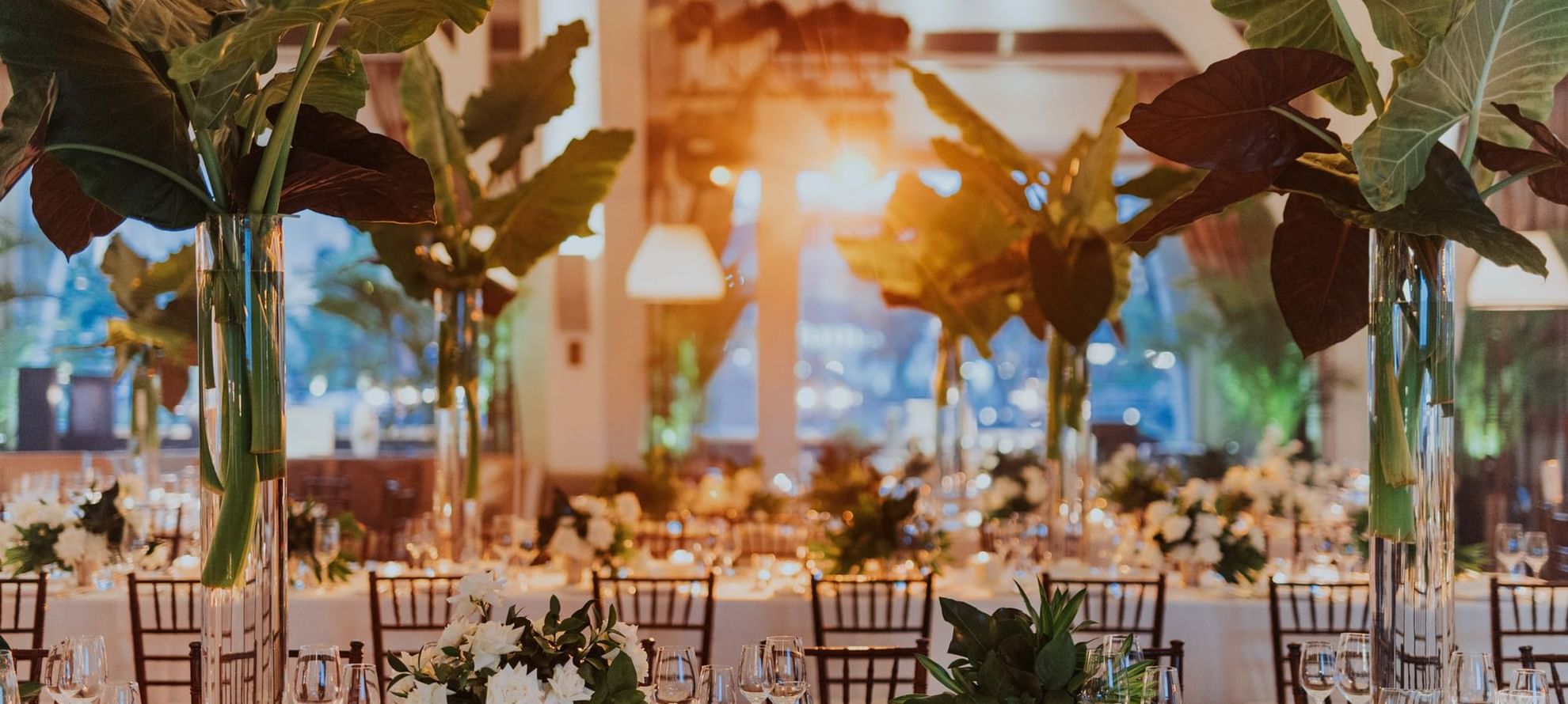 Well-arranged dining area for wedding, Fullerton Bay Singapore