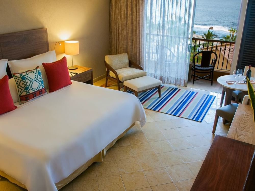Deluxe Room Ocean View with King bed at GFA Los Cabos