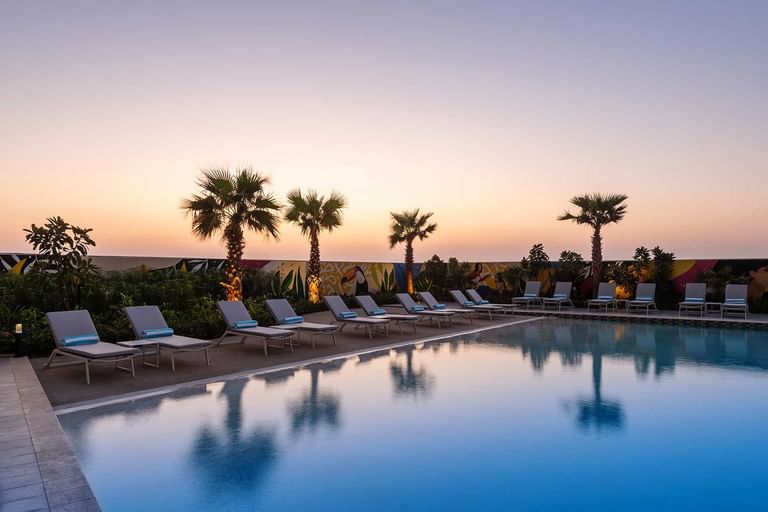 المسبح في شقق داماك ميزون أيكون سيتي الفندقية