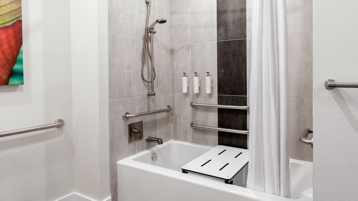 Terraces One Bedroom ADA Tub Suite