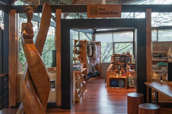 The workshop entrance with wooden floors at Hotel Rio Perdido