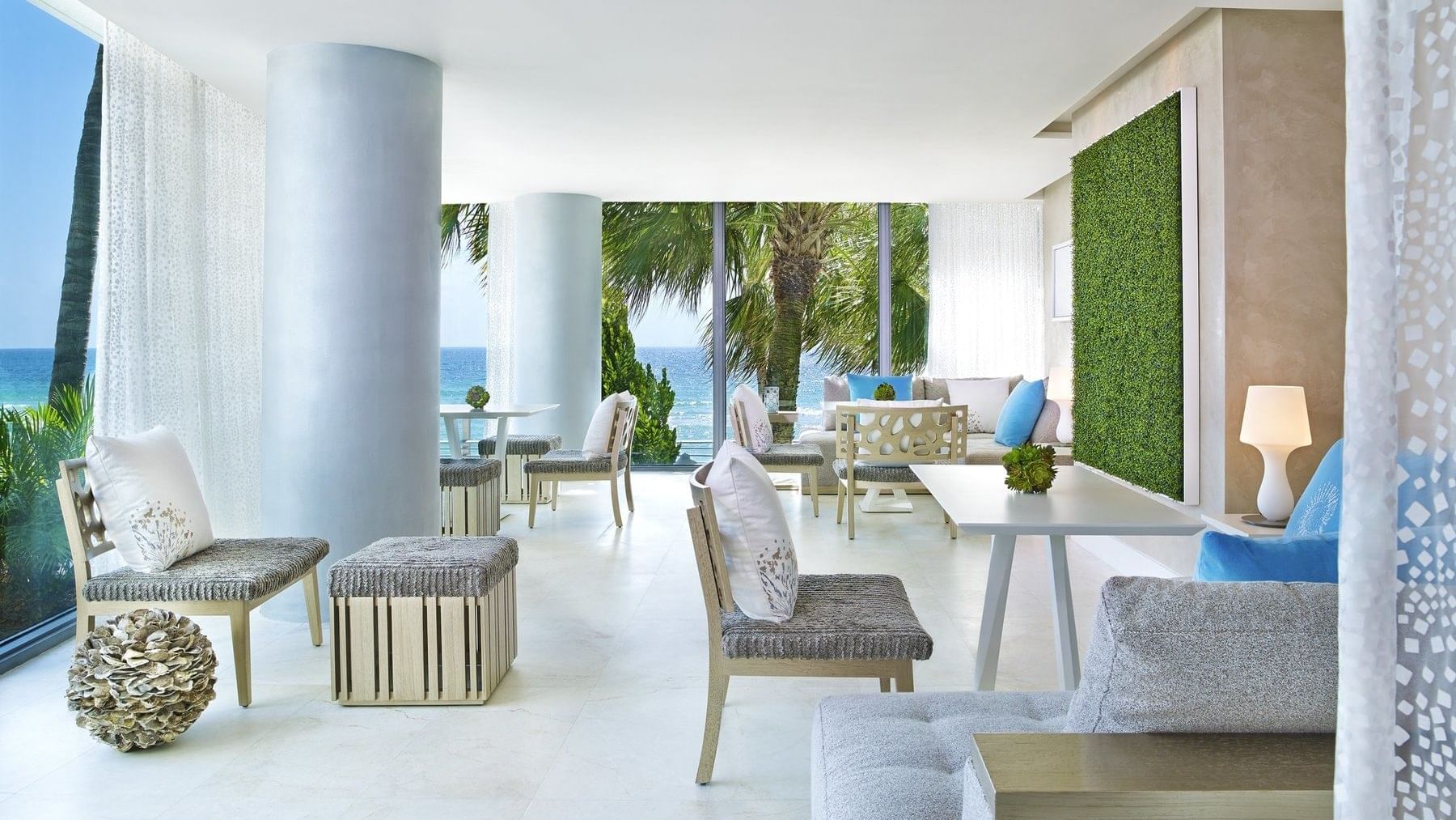 Diplomat Spa - Waterfront Lounge Relaxation Room