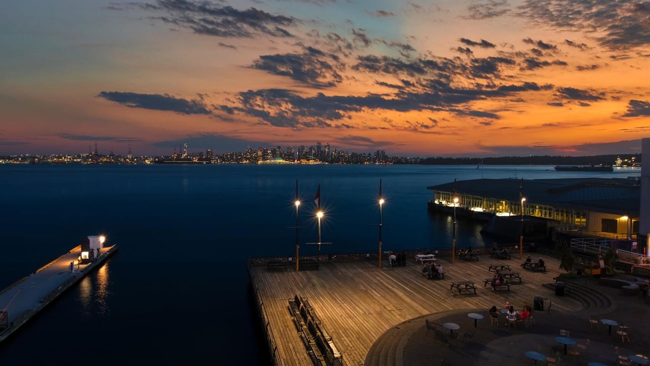 Coast Lonsdale Quay Hotel Night View