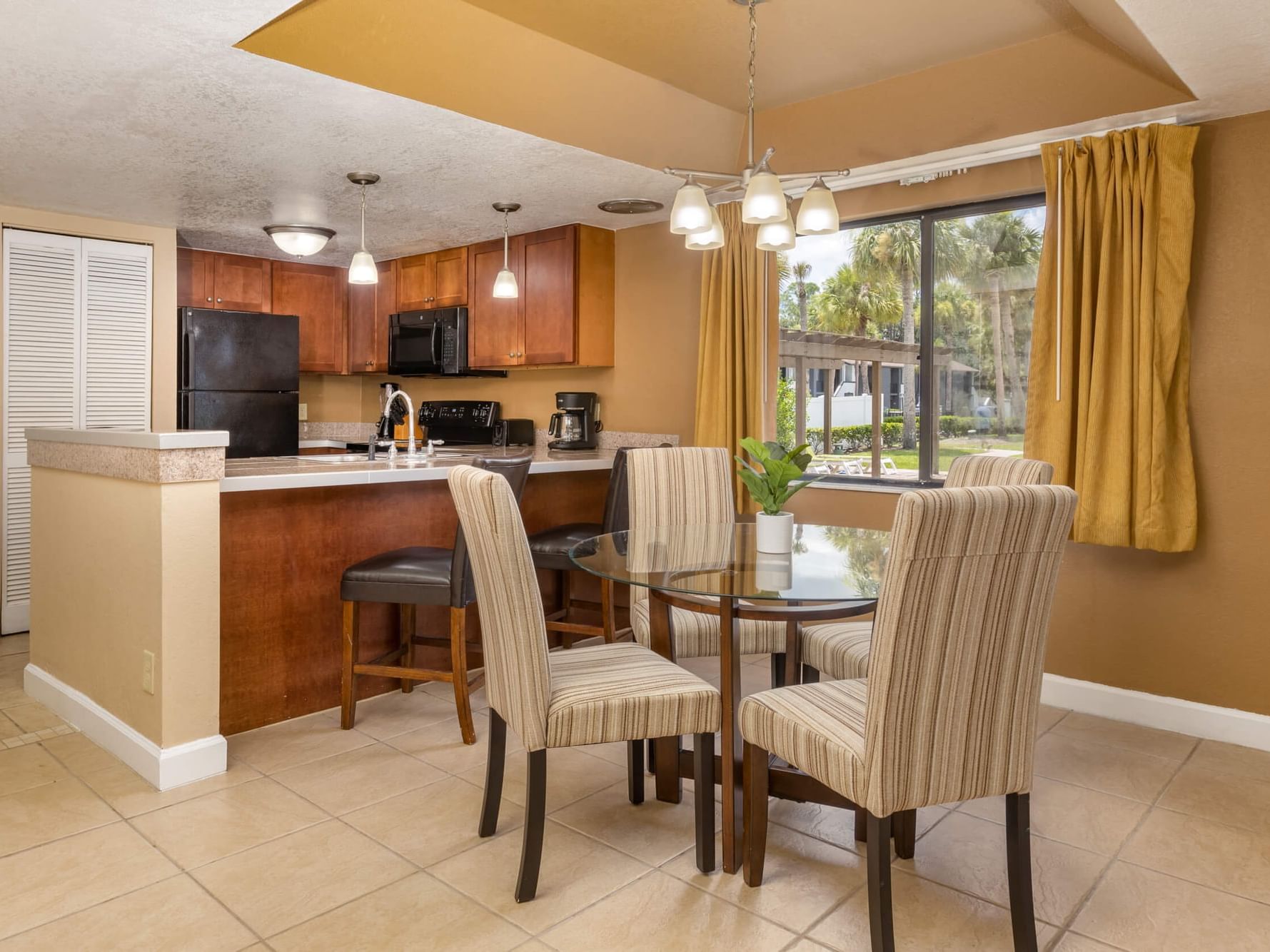 Kissimmee/Orlando Rooms & Suites Legacy Vacation Resorts