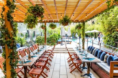 Lounge area in the Dream beach at Dream Downtown New York