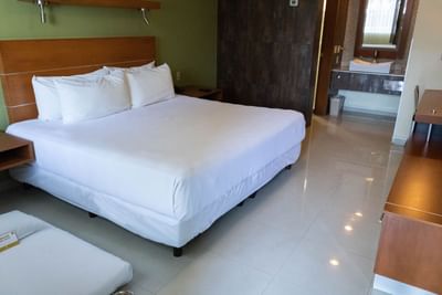 Double bed & pet bed in Executive room at Araiza Hotel Calafia