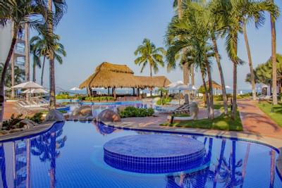 Pool at Plaza Pelicanos Grand