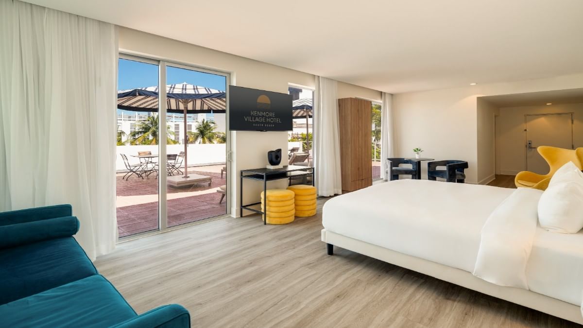 Deluxe King Terrace | Kenmore Village Hotel