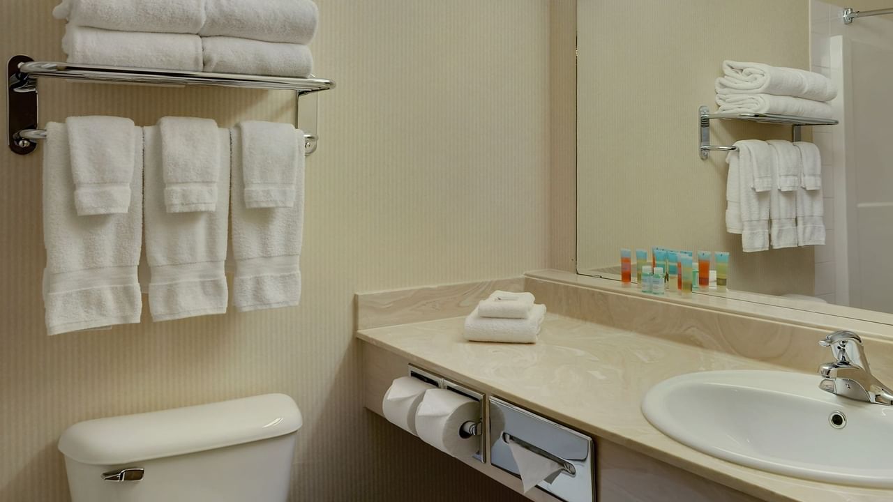Grimshaw hotel bathroom