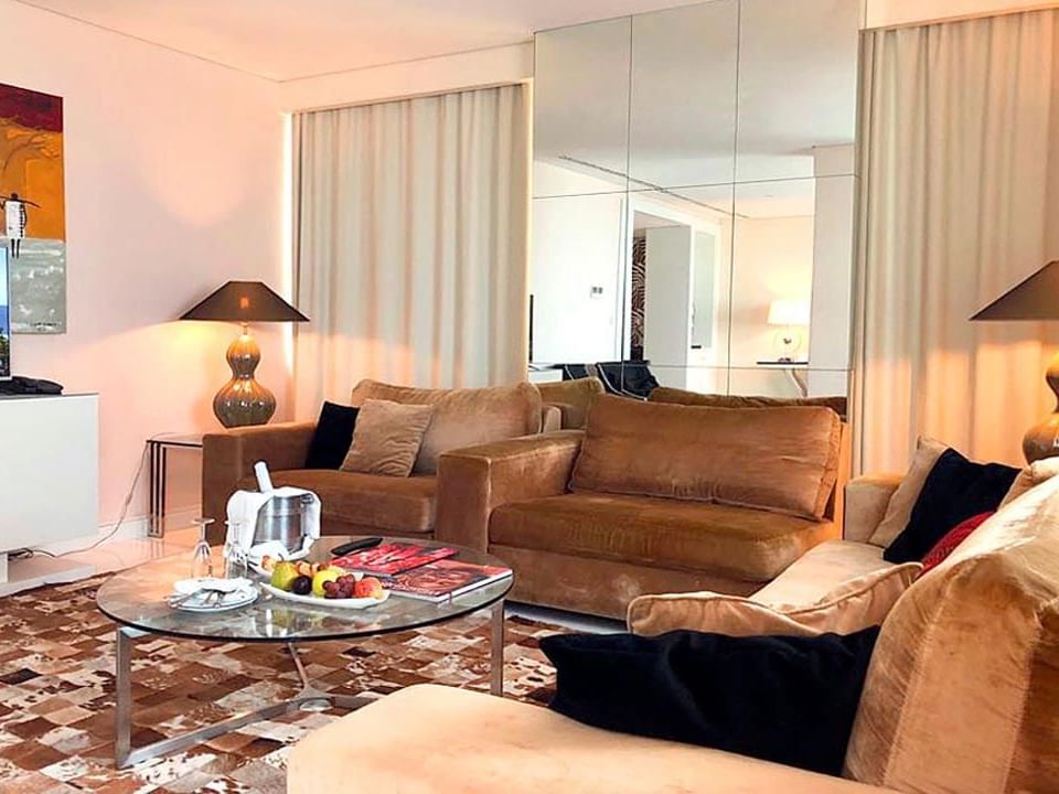 Living area in Premium Suite at Hotel Presidente Luanda