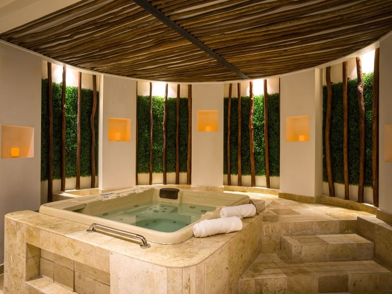 A luxury Jacuzzi in a spa at FA Cancún Villas