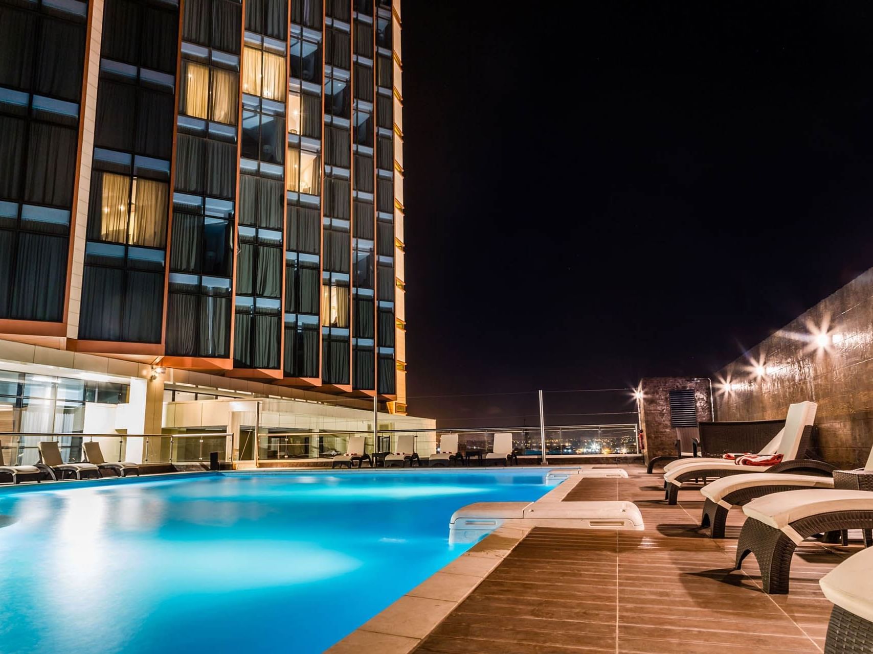 Pool of the Azalai Abidjan hotel 