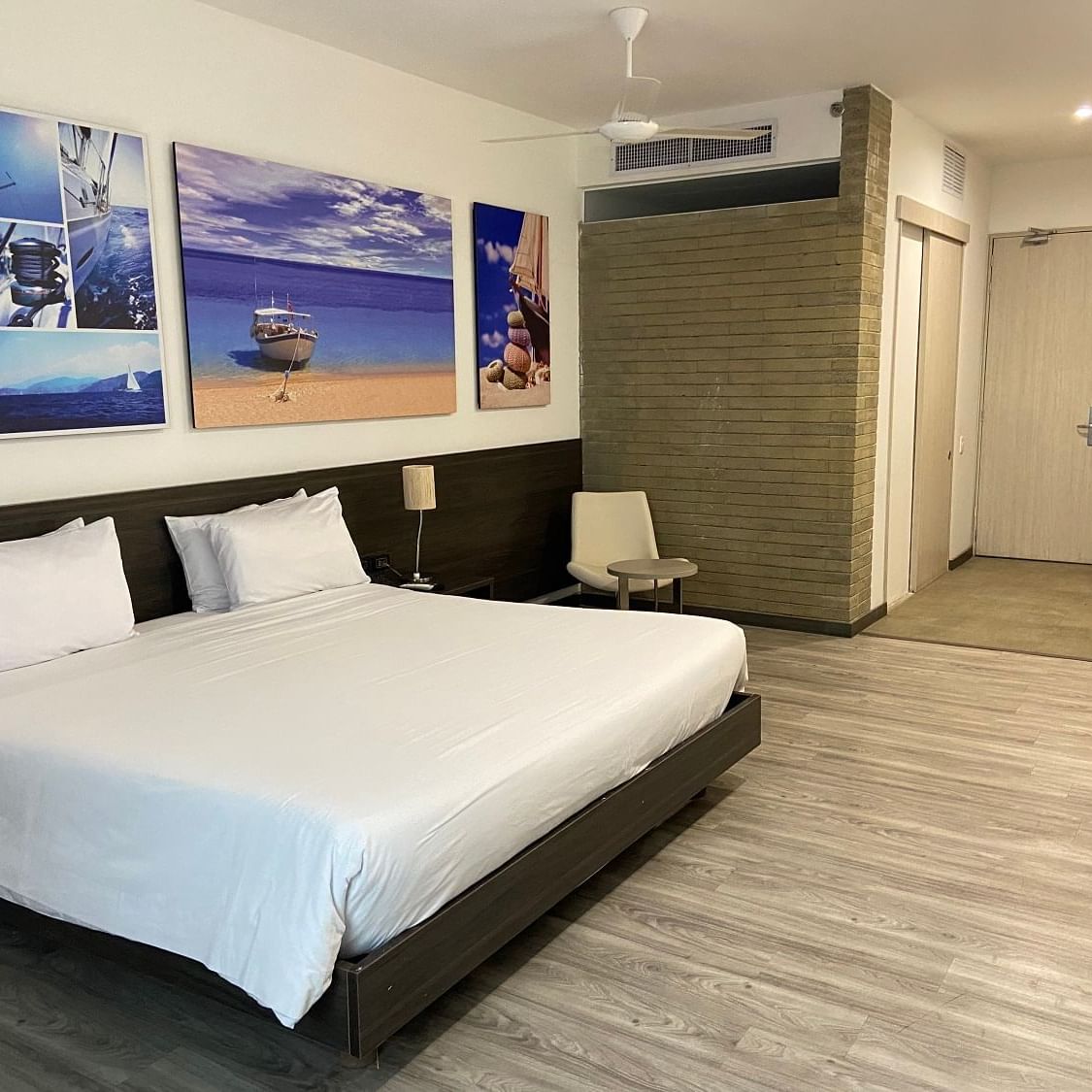 Interior of a Superior bedroom at Hotel CLC Mamonal Cartagena