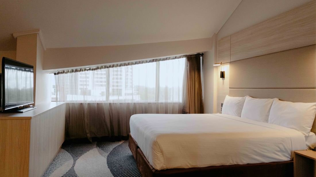 Executive King Suite Bedroom with King Bed 