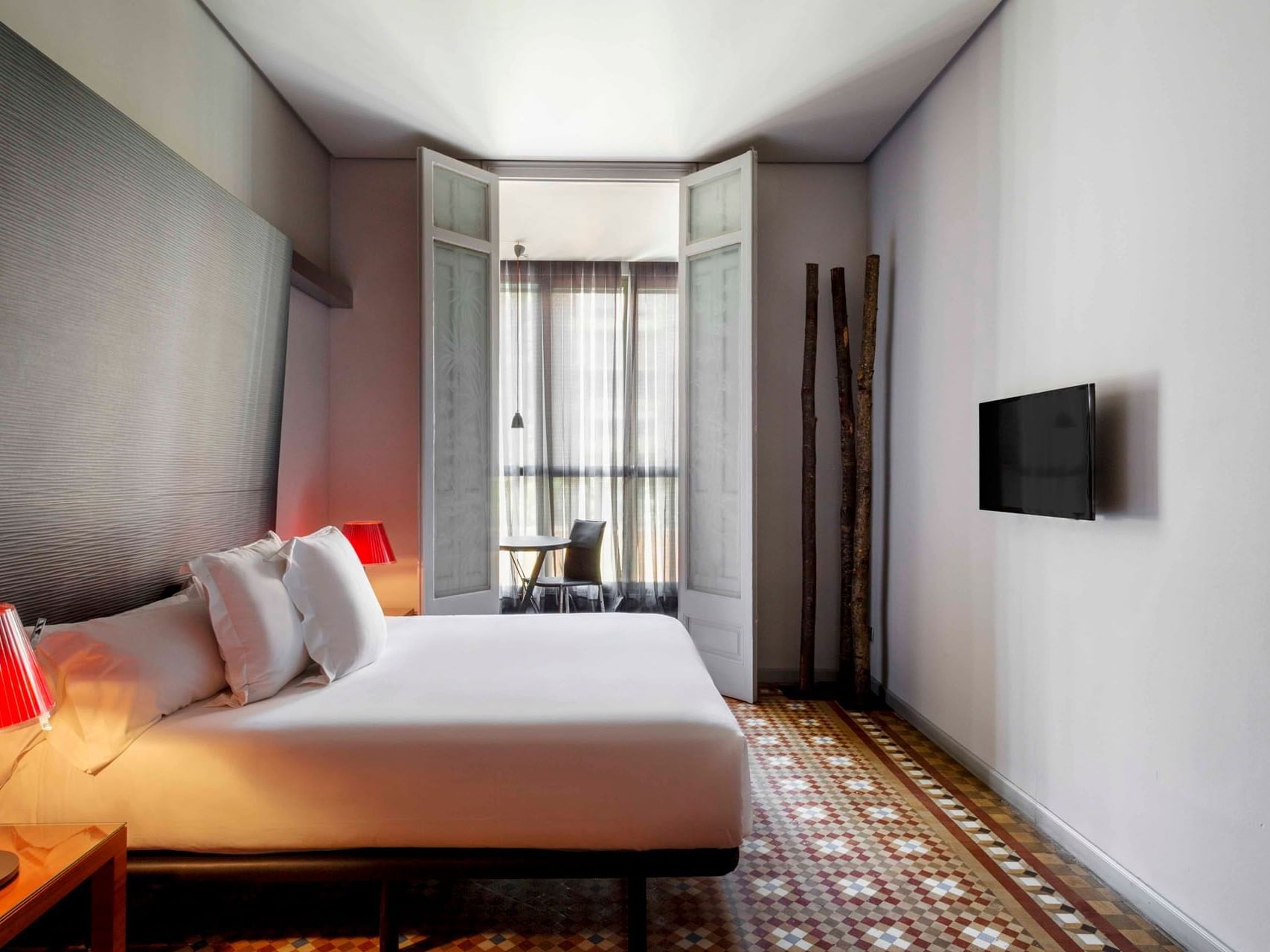 Interior of the bedroom in a room at Barcelona Apartment