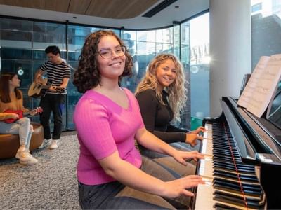 UniLodge-Melbourne-Central-Music-Room