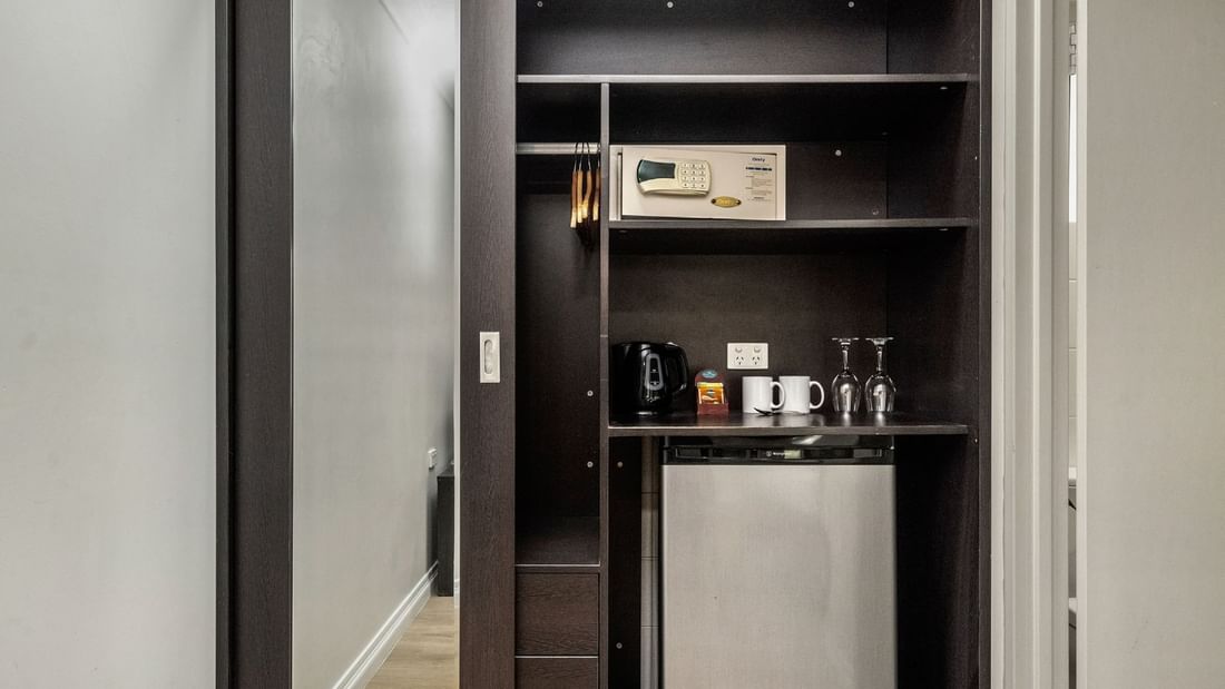 Amenities in a Superior Twin Room for a comfortable stay at Mercure Townsville