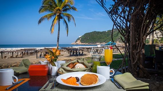 Breakfast table at the restaurant in Pierre Mundo Imperial