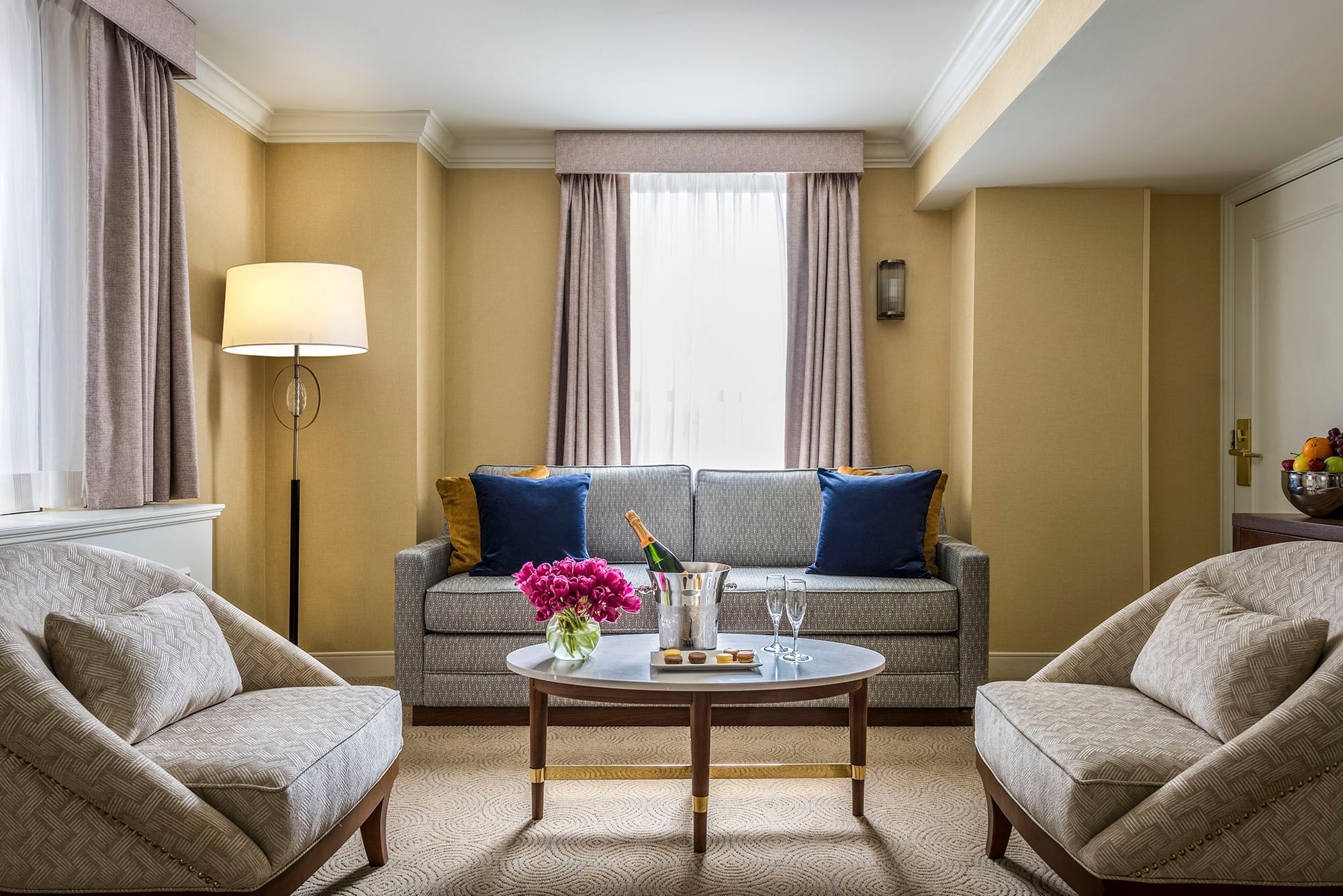 Executive King Living Room at Warwick Allerton