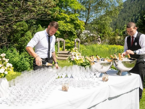 Aperitif Empfang ...liebes Rot-Flüh Gartenanlage