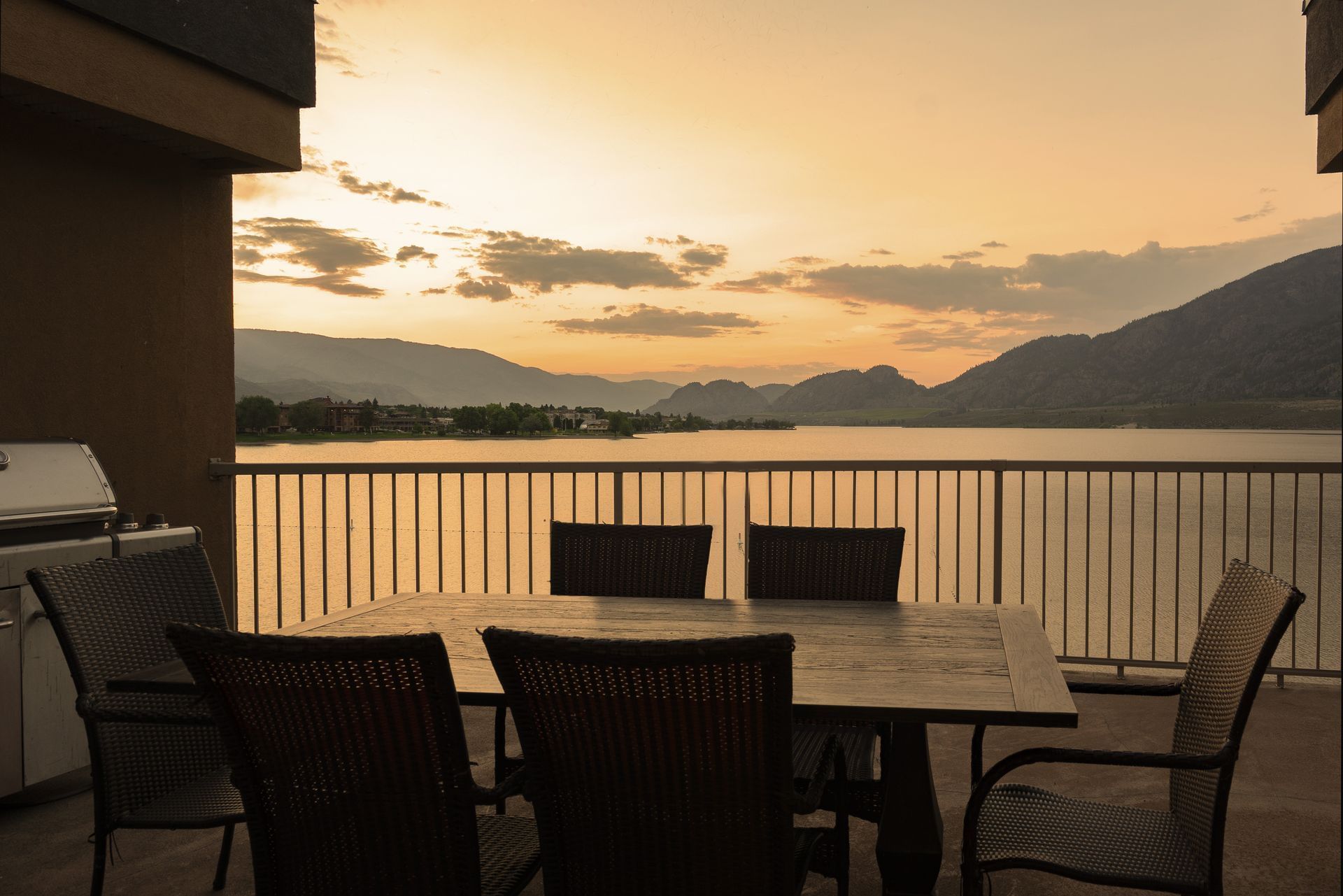 Coast Osoyoos Beach Hotel - Penthouse Suite - Balcony