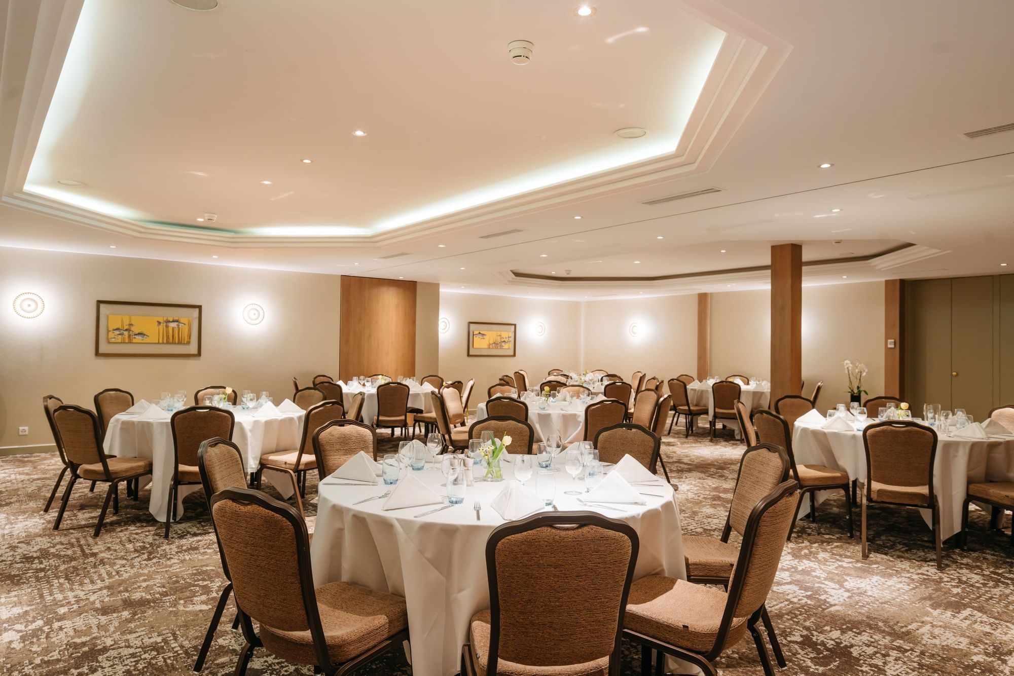 Set up banquets arranged in Mont-Rose & Dent-Blanche at Warwick Geneva