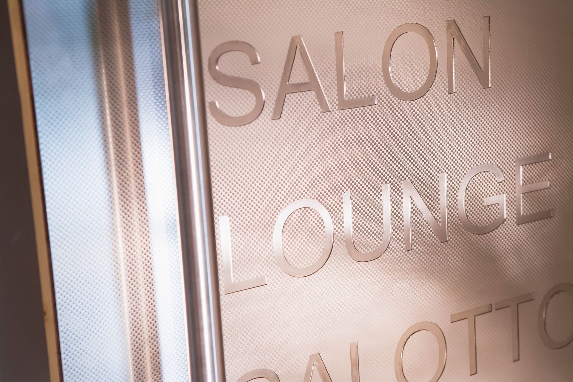 Entrée du salon lounge à Escale Oceania Rennes